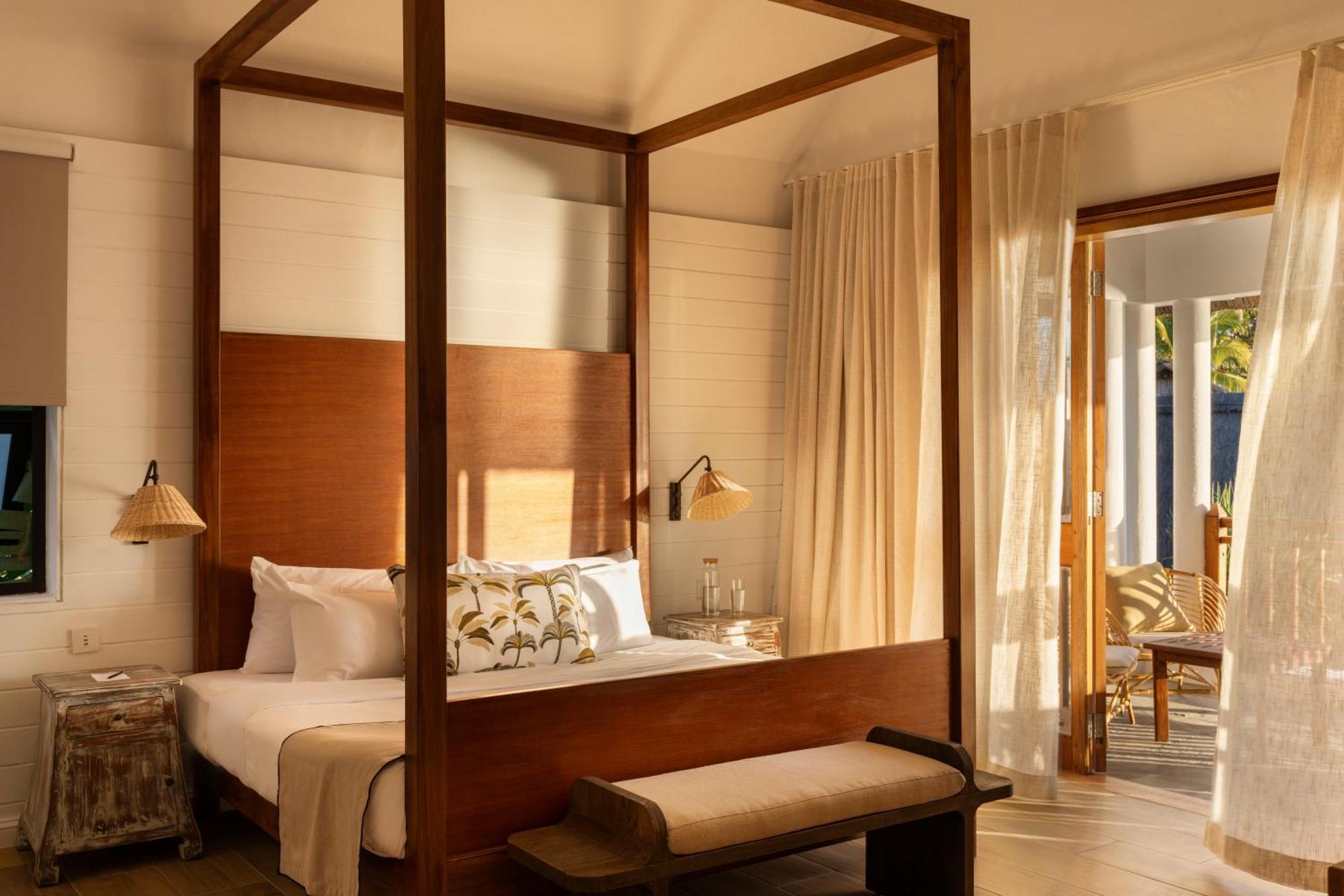 Constance Sakoa Boutik Hotell Trou aux Biches Exteriör bild