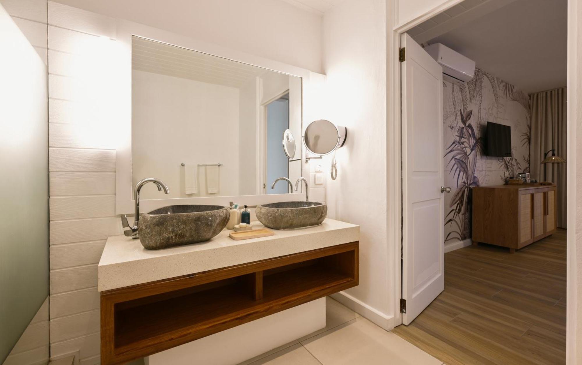Constance Sakoa Boutik Hotell Trou aux Biches Exteriör bild